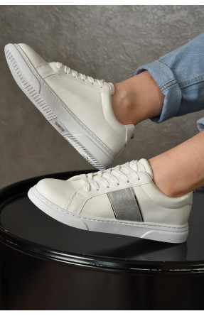 Кросівки жіночі білого кольору на шнурівці 18-1 156141C