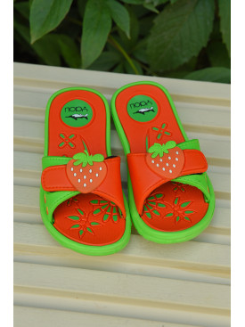 Шлепки детские для девочки зеленого цвета с клубничкой 6009-17 160096C Шлепки детские для девочки зеленого цвета с клубничкой 6009-17 160096C