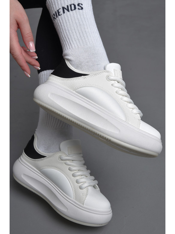 Кросівки жіночі білого кольору на шнурівці 82-5 172507C