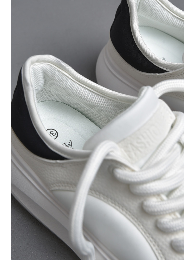 Кросівки жіночі білого кольору на шнурівці 82-5 172507C