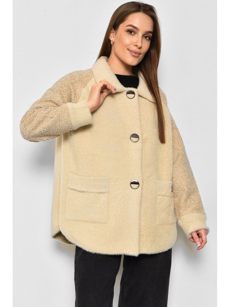 Пальто женское полубатальное из альпаки бежевого цвета 6631 175863C