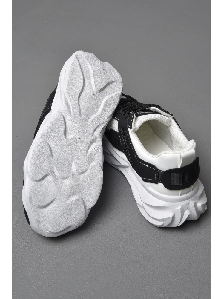 Кросівки чоловічі чорно-білого кольору на шнурівці 05-5 177373C