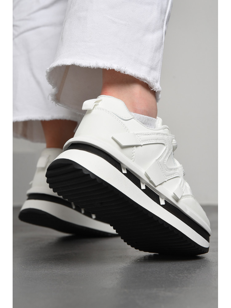 Кросівки жіночі білого кольору на шнурівці 98-2 177493C
