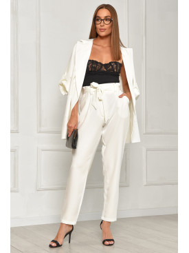 Костюм жіночий однотонний білого кольору 204688C