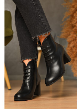 Ботинки женские демисезонные черного цвета 837 205704C