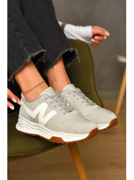 Кросівки жіночі сірого кольору на шнурівці 186-174 206561C