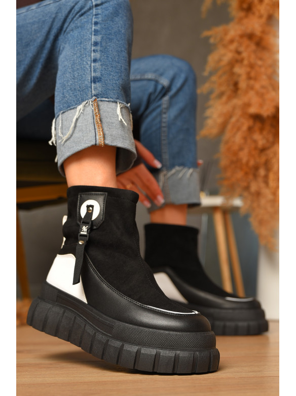 Ботинки женские демисезонные черно-белого цвета JP15 207377C