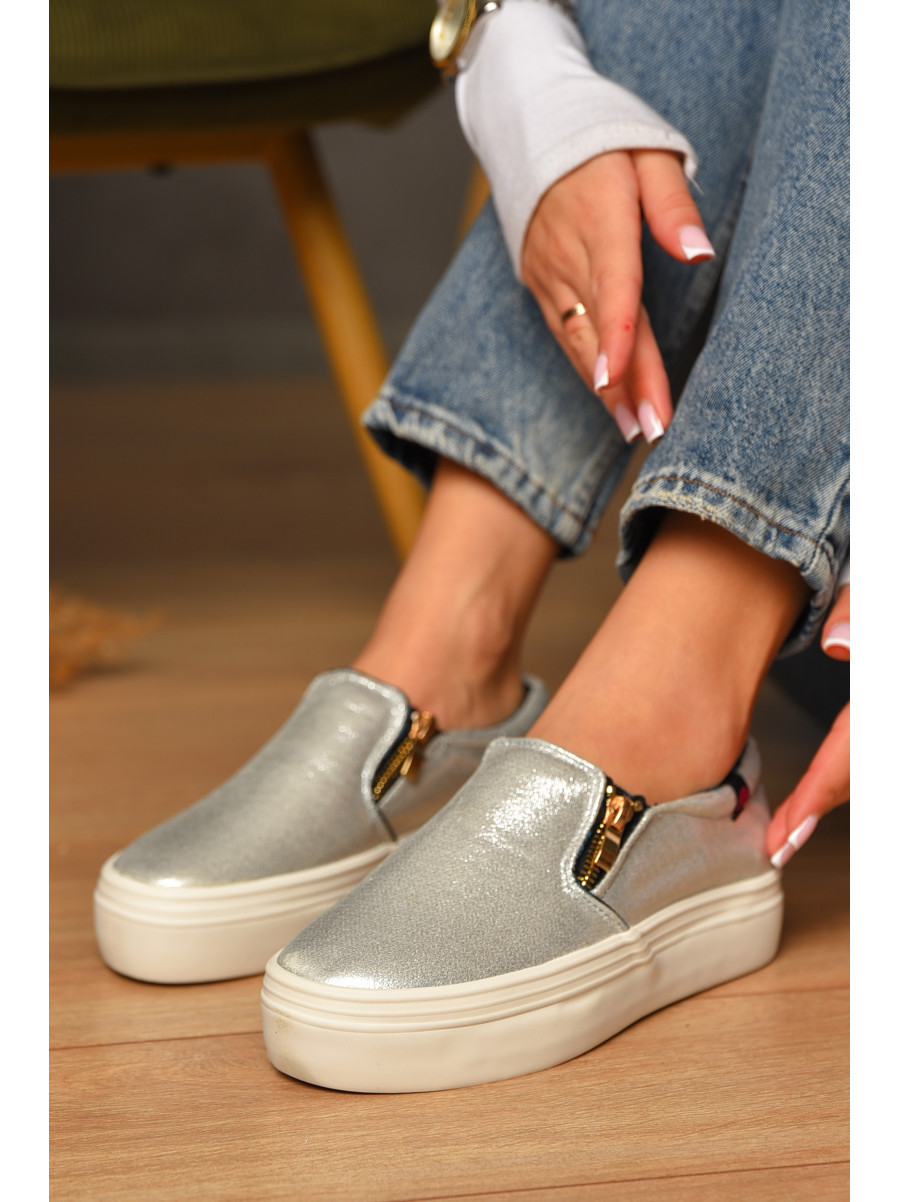 Сліпони жіночі сріблястого кольору 1560302 207433C