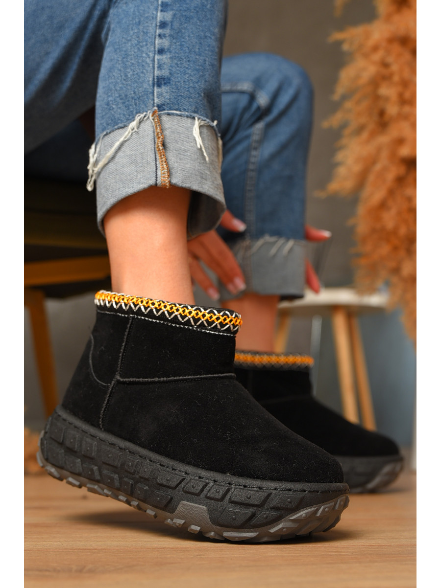 Уггі жіночі на хутрі чорного кольору MY-17 207489C