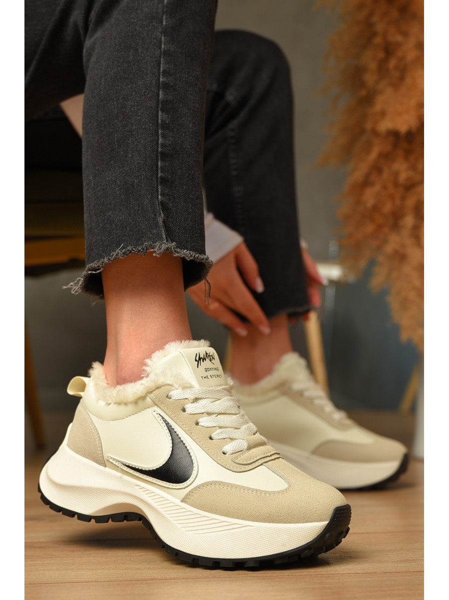 Кроссовки женские зимние бежевого цвета на шнуровке х556-3 207626C