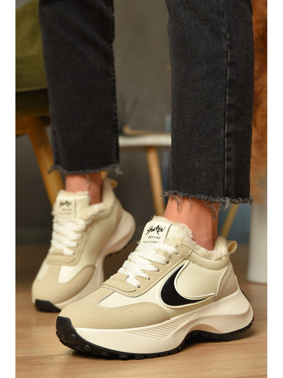 Кроссовки женские зимние бежевого цвета на шнуровке х556-3 207626C