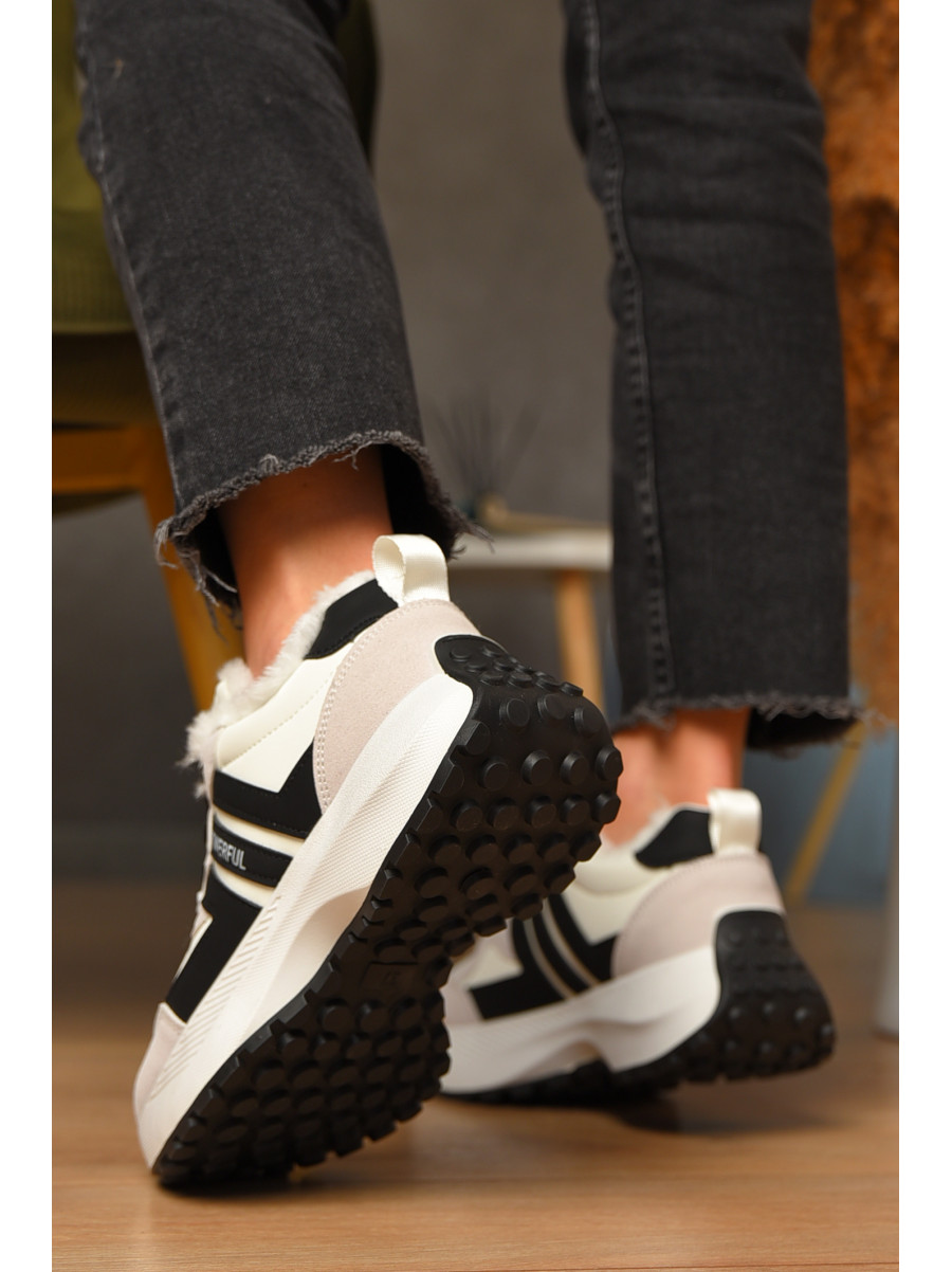 Кроссовки женские зимние черно-белого цвета на шнуровке х558-2 207630C