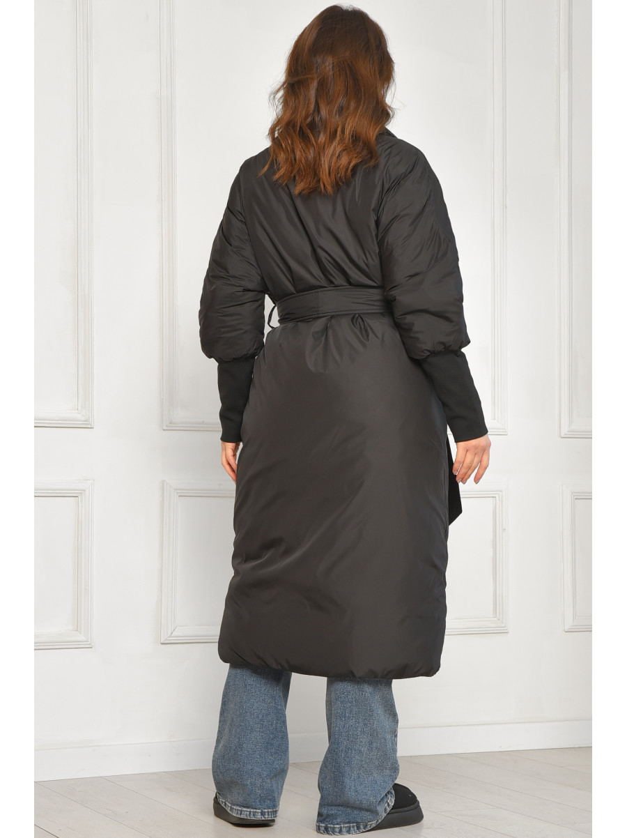 Куртка жіноча подовжена зимова чорного кольору 5602 207886C