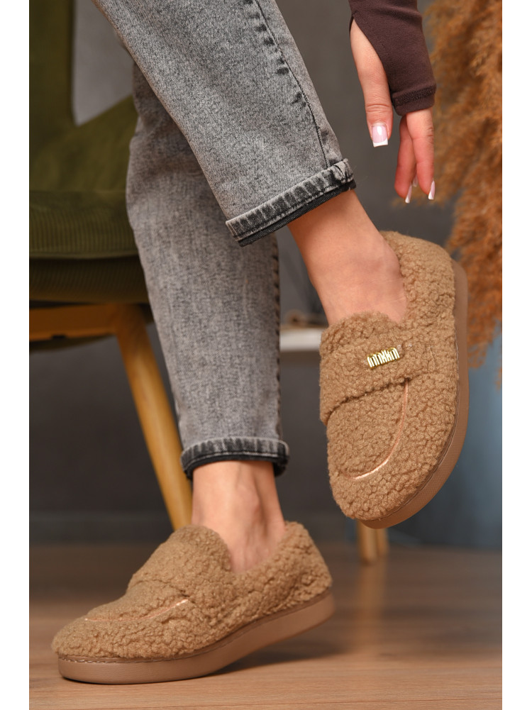 Домашние тапочки женские на меху бежевого цвета 10240 208064C