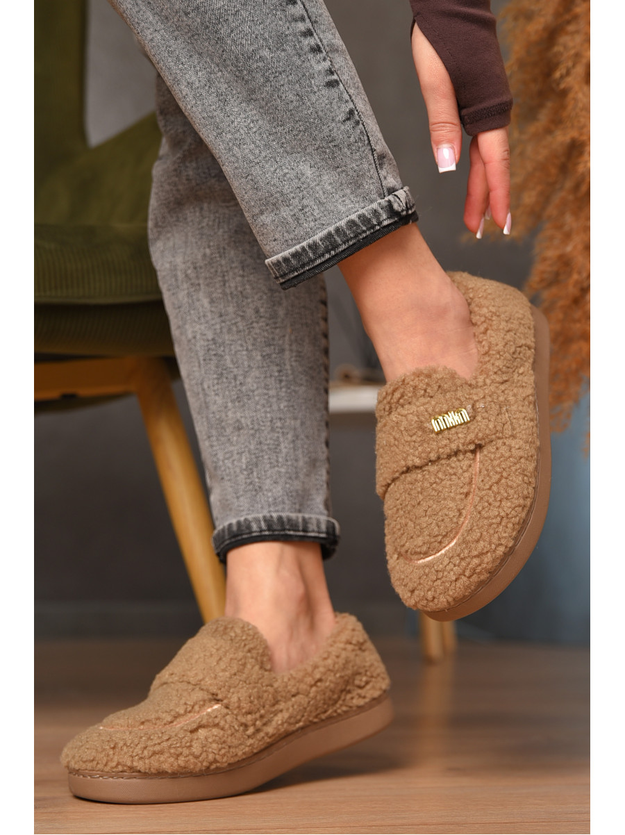 Домашние тапочки женские на меху бежевого цвета 10240 208064C