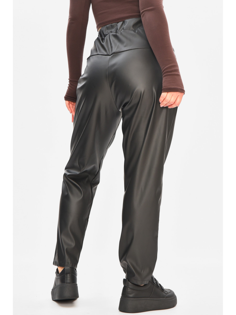 Штани жіночі однотонні еко шкіра чорного кольору 208149C
