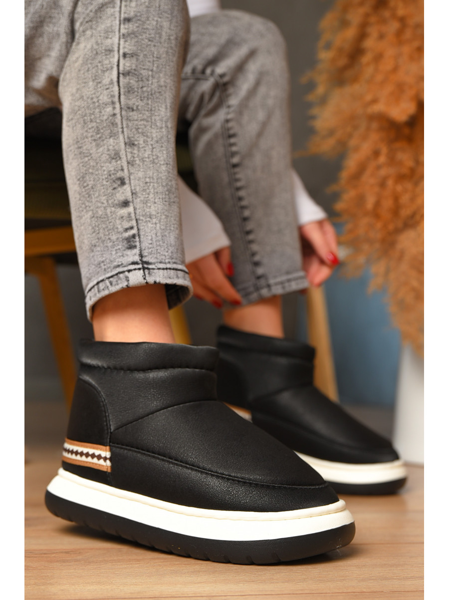 Уггі жіночі на хутрі чорного кольору 9700-1 208260C