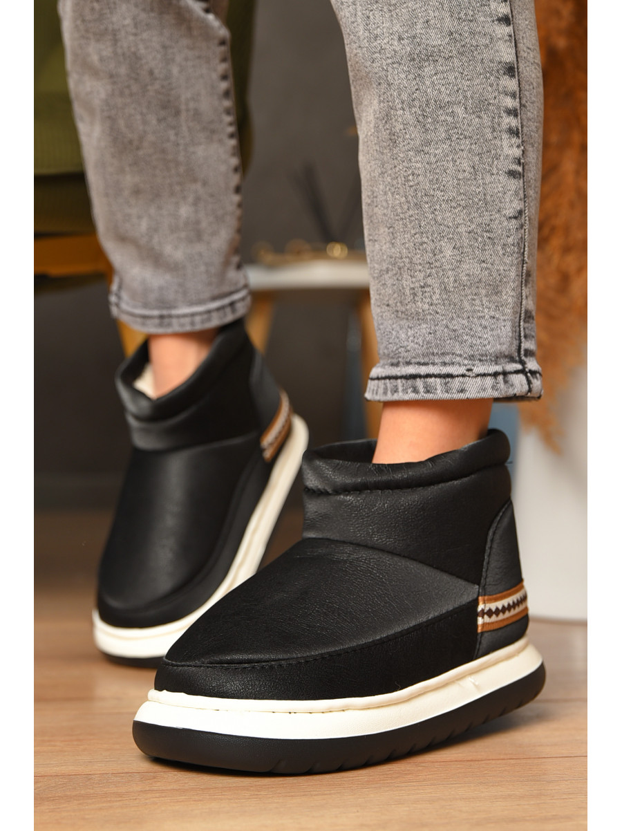 Уггі жіночі на хутрі чорного кольору 9700-1 208260C