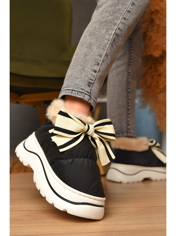 Уггі жіночі на хутрі чорного кольору 16-1 208292C