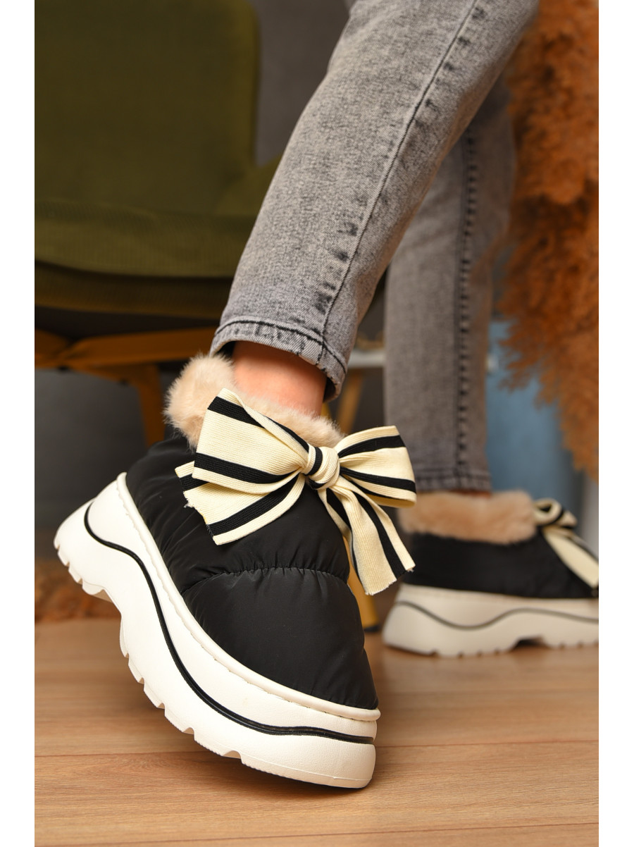 Уггі жіночі на хутрі чорного кольору 16-1 208292C