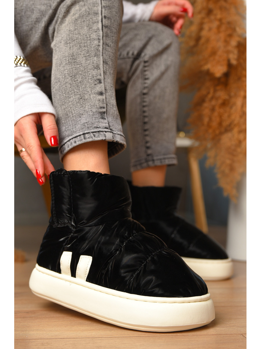 Уггі жіночі на хутрі чорного кольору 001-1 208294C