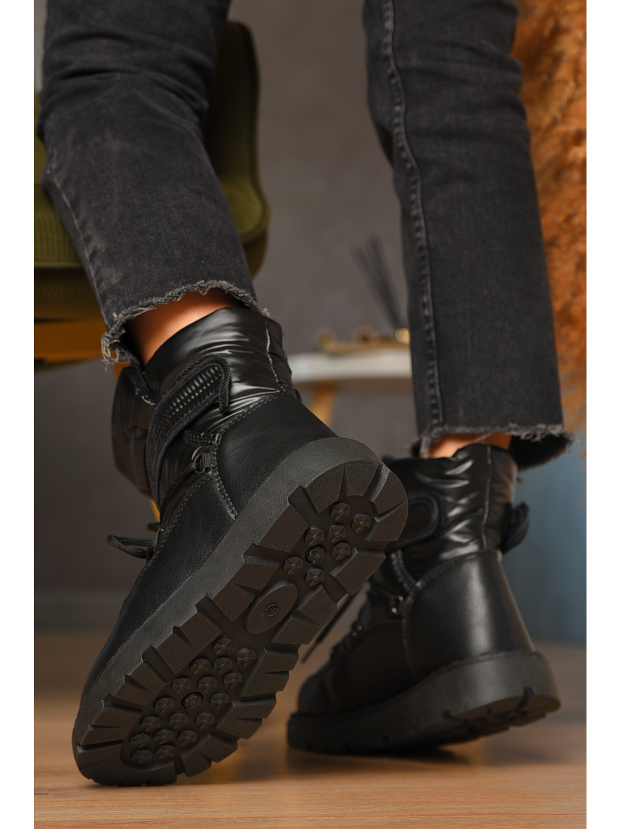 Дутики жіночі на хутрі чорного кольору КМ06-1 208301C