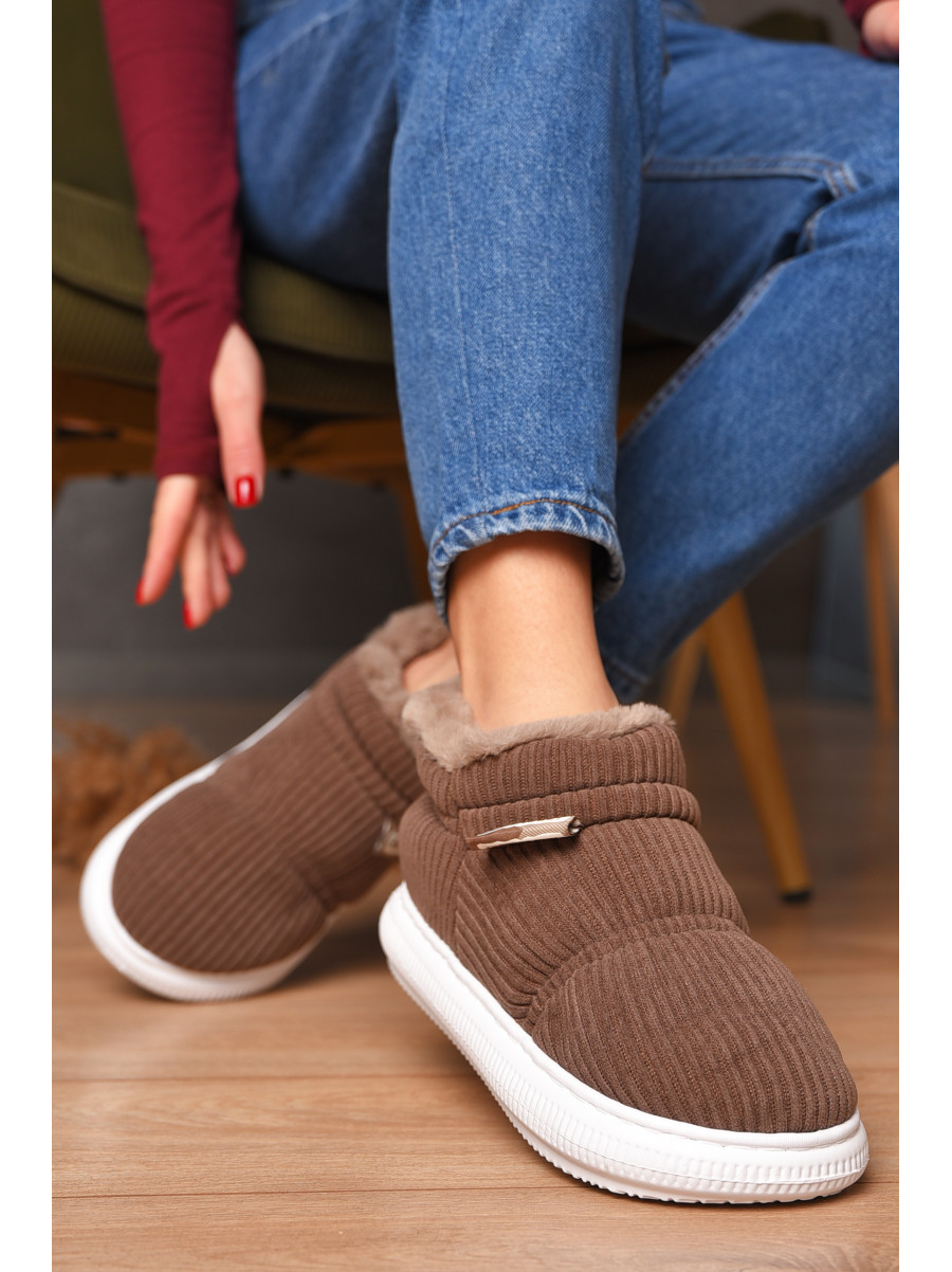 Домашні капці жіночі на хутрі коричневого кольору 885-2 208365C