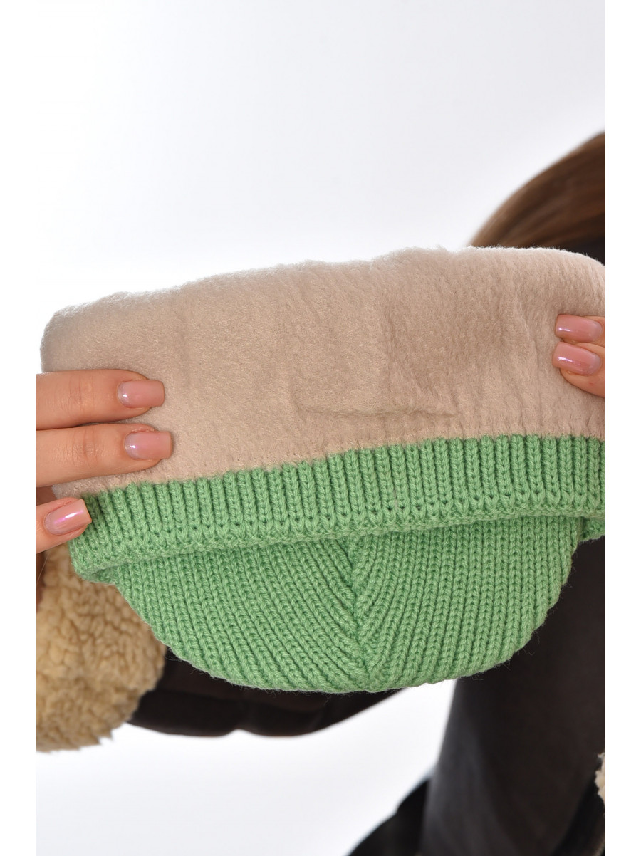 Шапка женская на флисе зеленого цвета 208470C