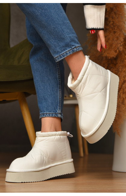 Уггі жіночі на хутрі білого кольору А808-23 208519C