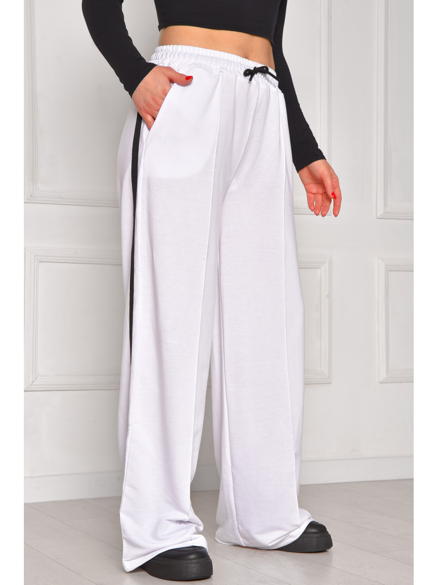 Спортивные штаны женские однотонные белого цвета 1728 208605C