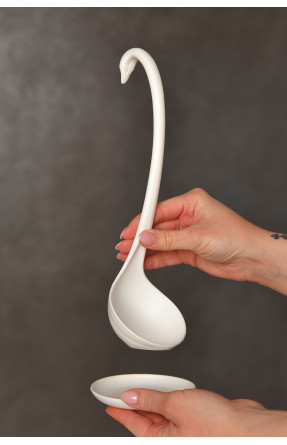 Половник кухонний із підставкою білого кольору 209086C