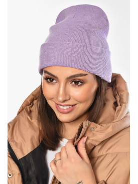 Шапка женская демисезонная сиреневого цвета 59269 209137C