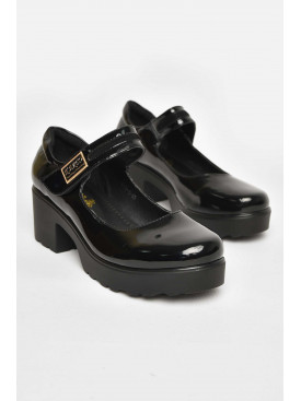 Туфли-лоферы женские черного цвета 209320C