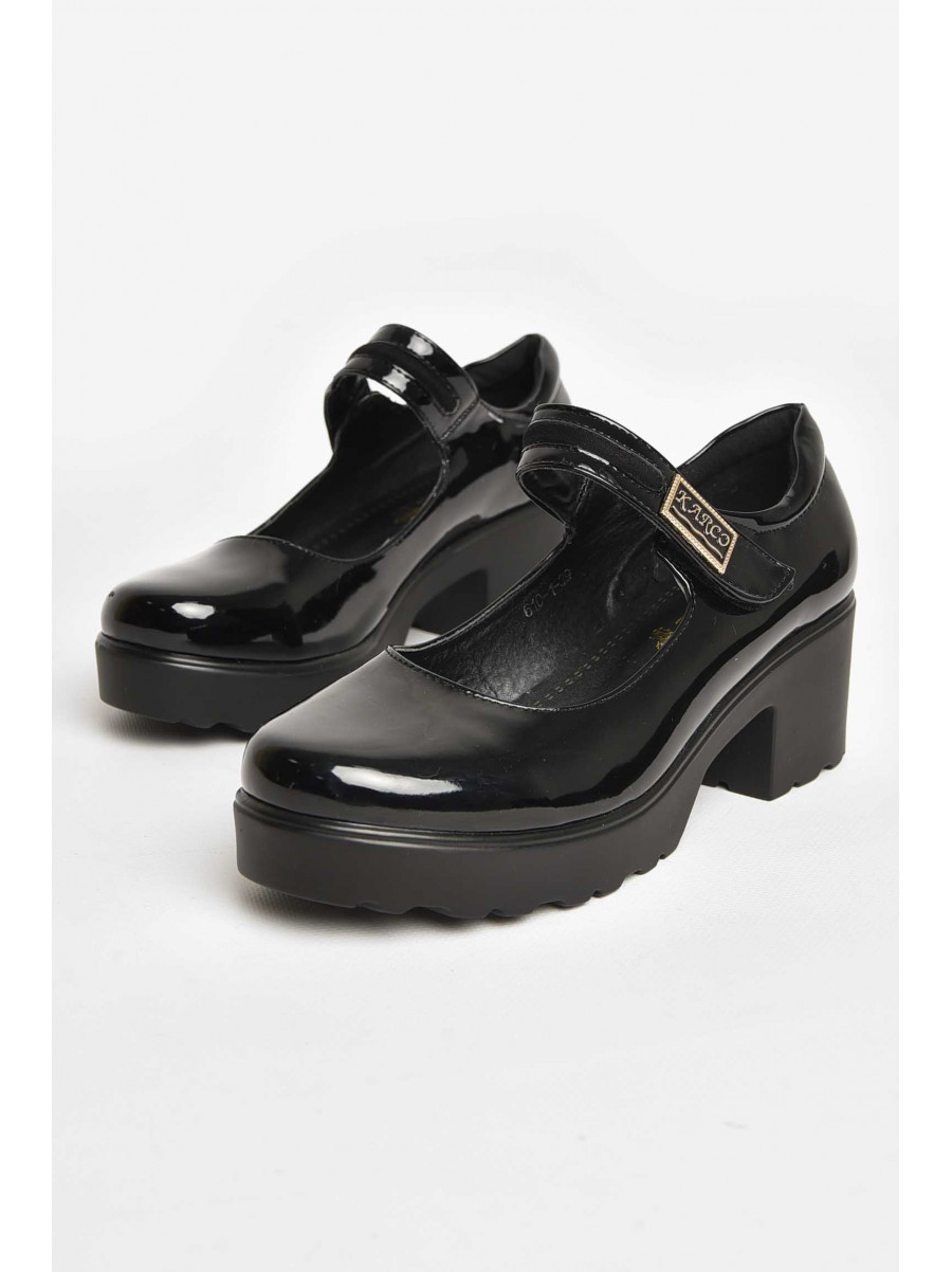 Туфлі-лофери жіночі чорного кольору 209320C