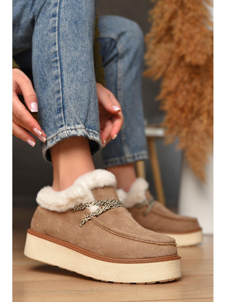 Лоферы женские на меху светло-бежевого цвета М203-1 209326C