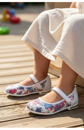 Туфлі для дівчинки білого кольору 126-1 209545C