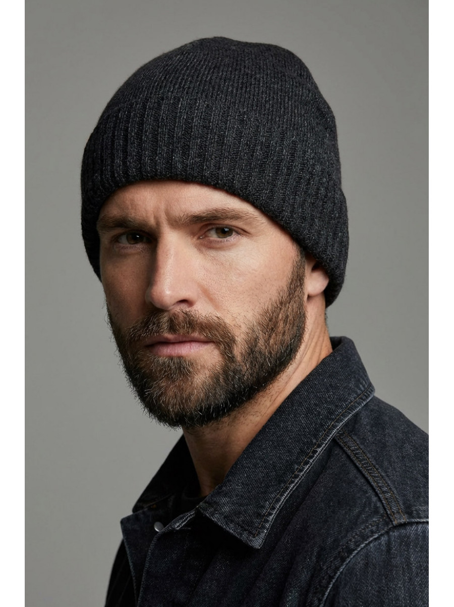 Шапка мужская однотонная на флисе тёмно-серого цвета 209584C