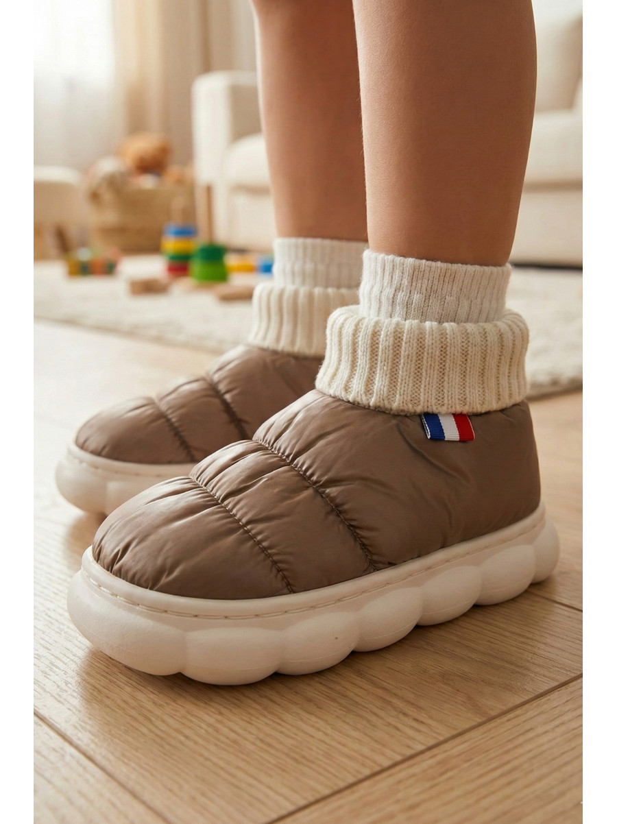 Капці домашні дитячі світло-коричневого кольору JH2311 209946C