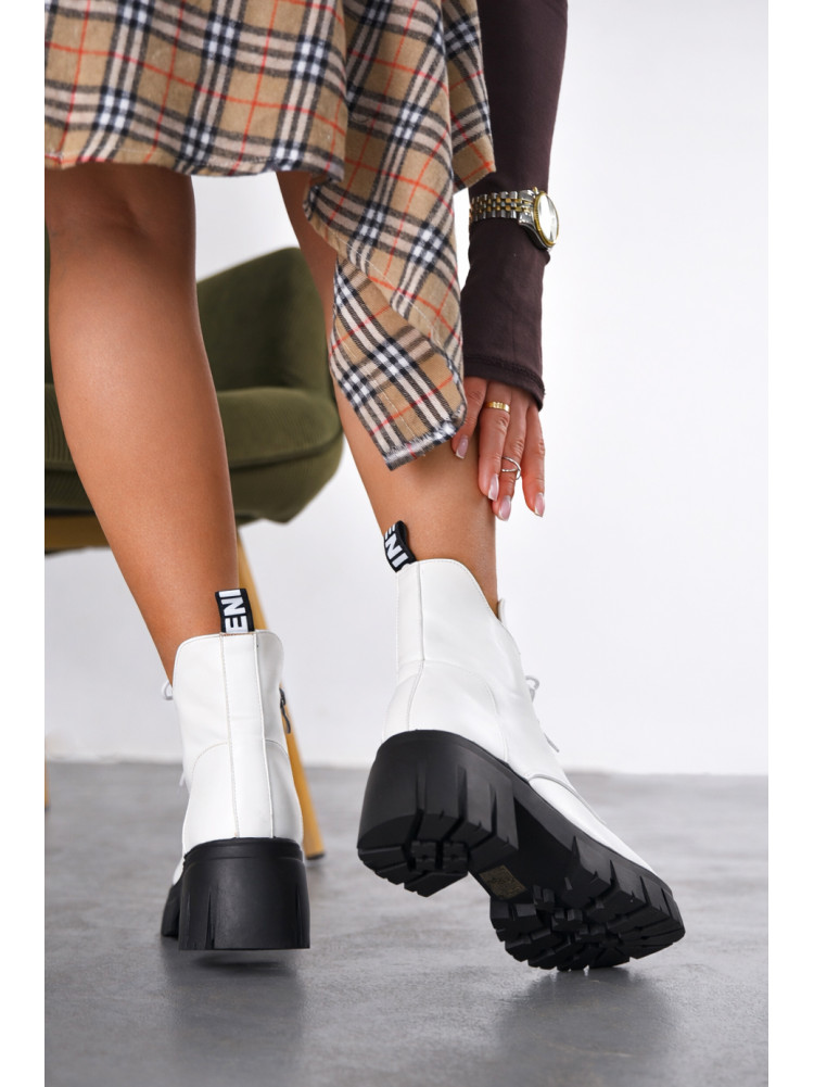 Ботинки женские демисезонные белого цвета M25-3 209972C