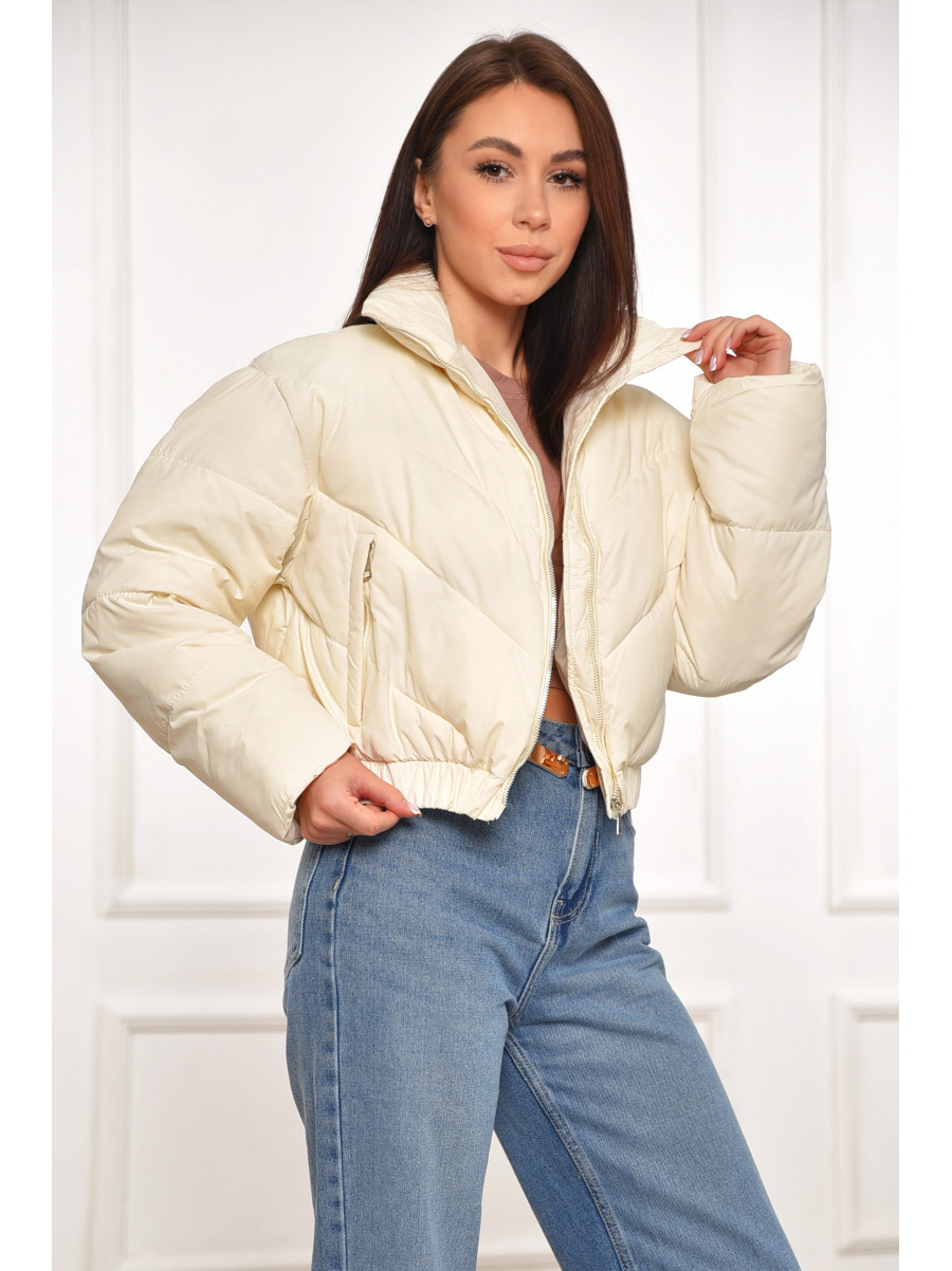 Куртка женская демисезонная укороченная молочного цвета 8820 209977C