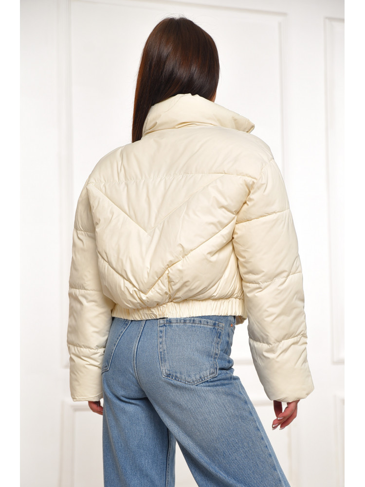 Куртка женская демисезонная укороченная молочного цвета 8820 209977C