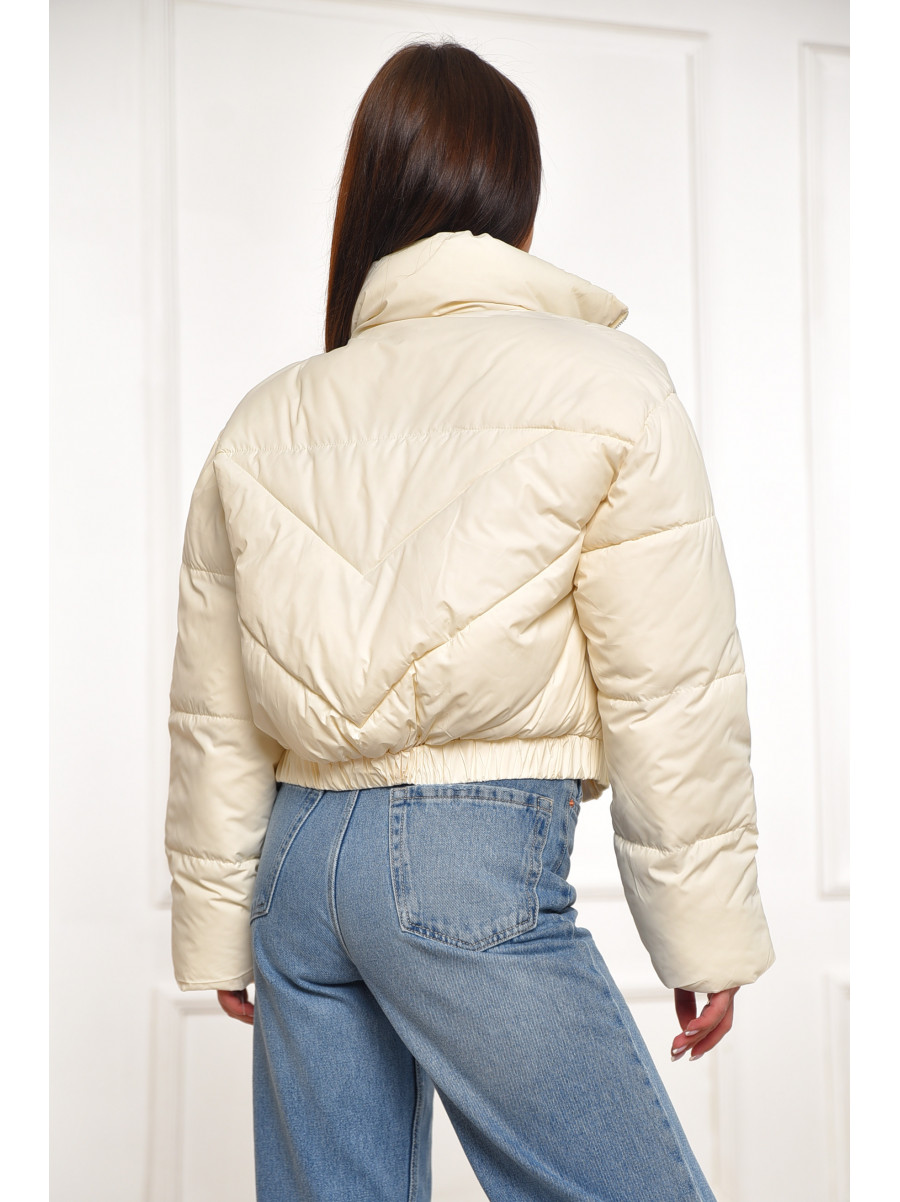 Куртка женская демисезонная укороченная молочного цвета 8820 209977C