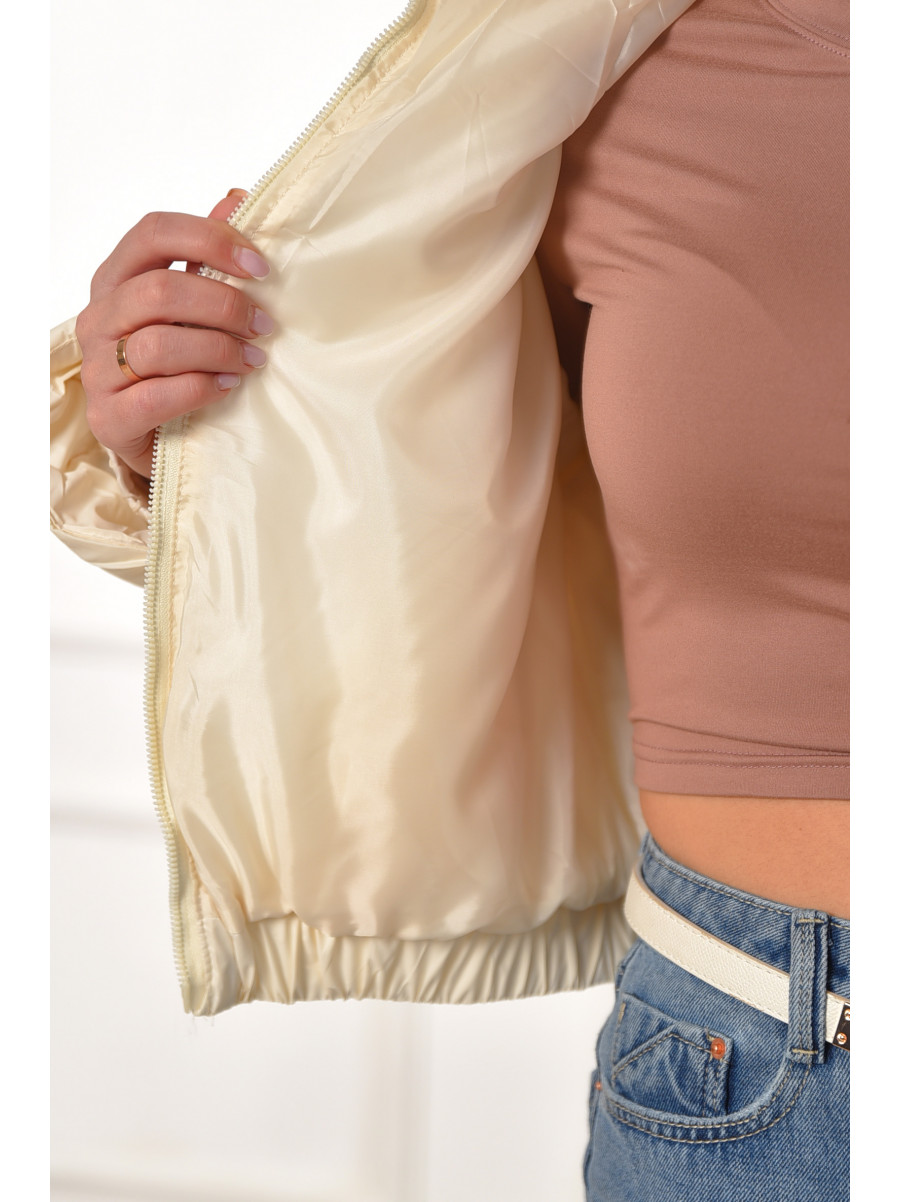 Куртка женская демисезонная укороченная молочного цвета 8820 209977C