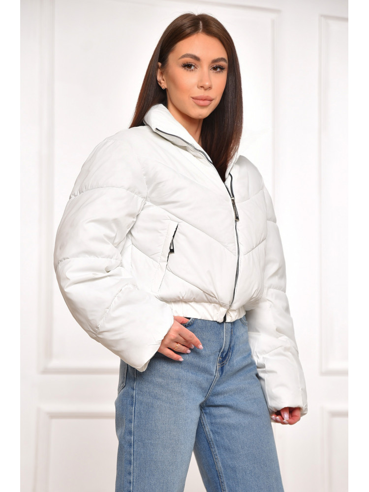 Куртка жіноча демісезонна укорочена білого кольору 209979C