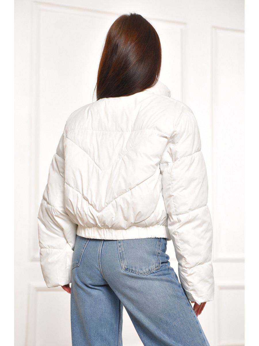 Куртка жіноча демісезонна укорочена білого кольору 209979C