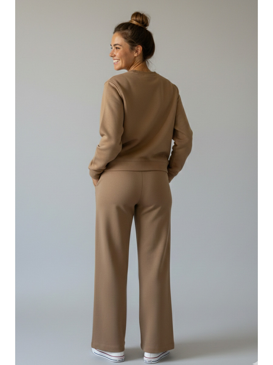 Спортивный костюм женский бежевого цвета 210086C