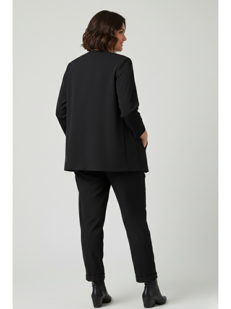 Костюм женский полубатальный черного цвета 210087C