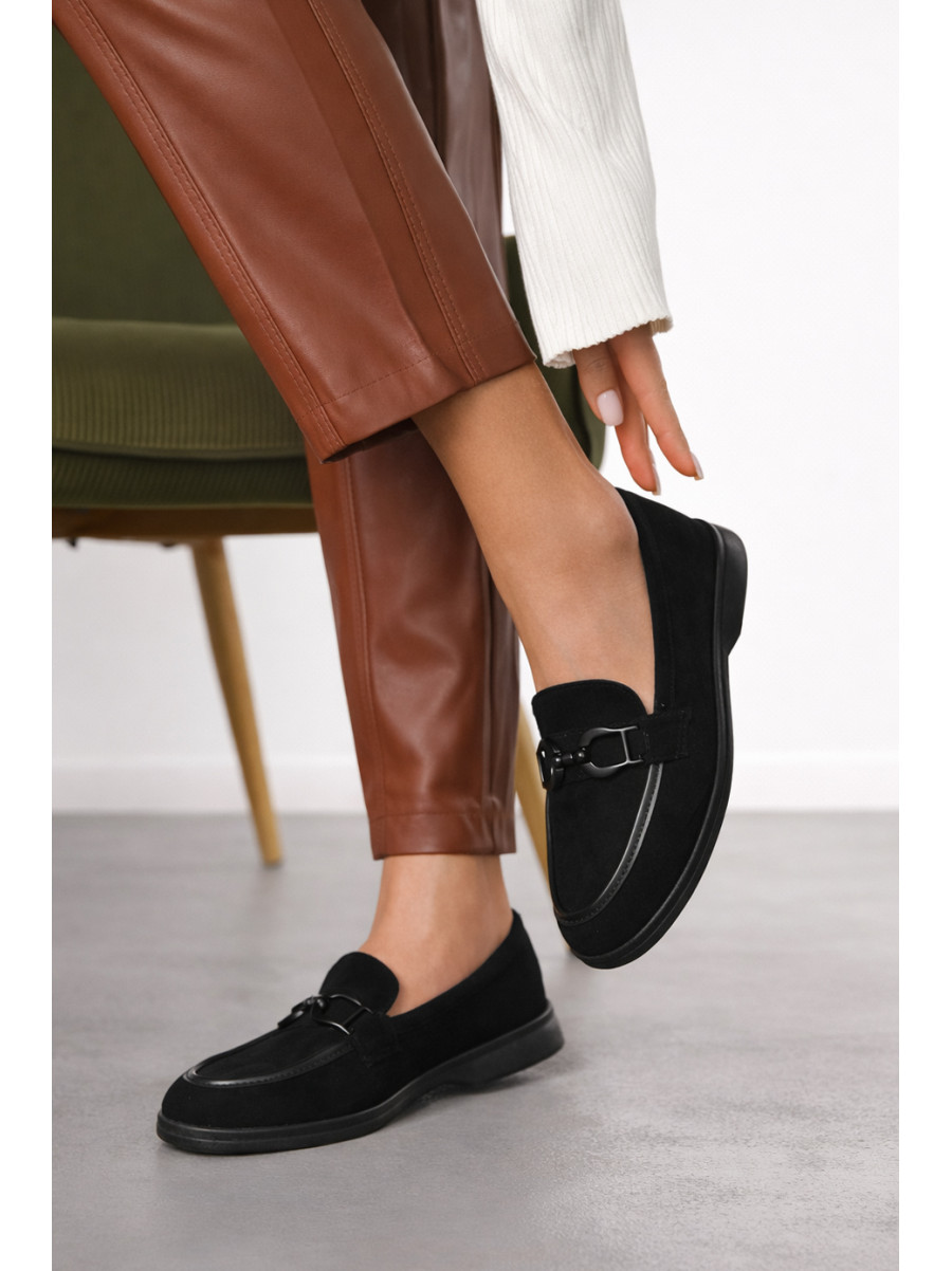 Туфли-лоферы женские черного цвета JН2110-1 210133C