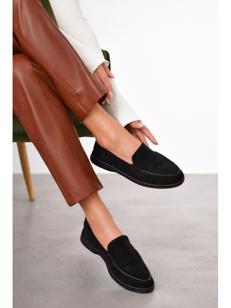 Туфли-лоферы женские черного цвета JН2103-1 210134C