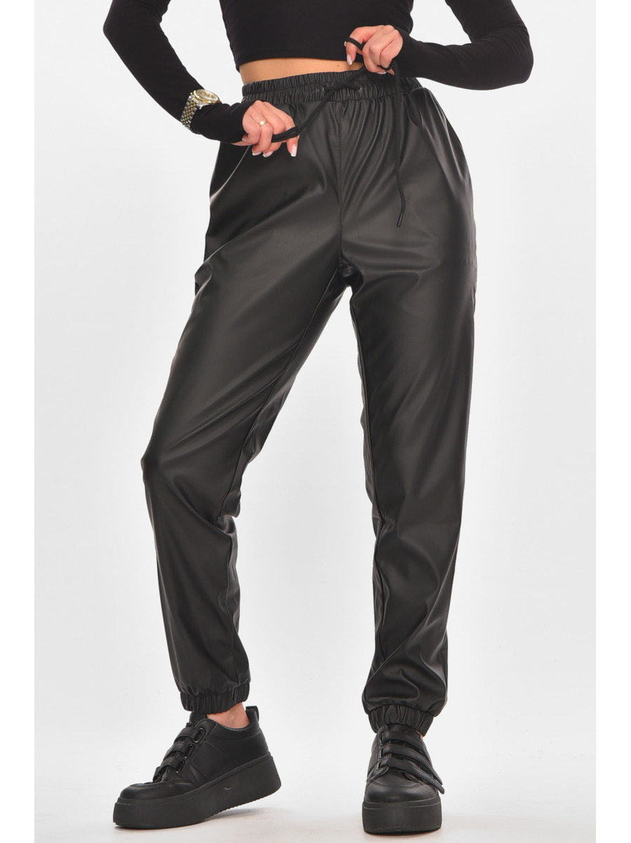 Штани жіночі з еко-шкіри однотонні чорного кольору 0084 210160C